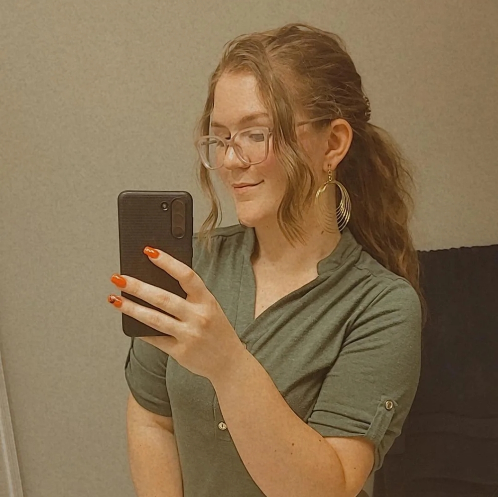 Meet your Posher, Lauren